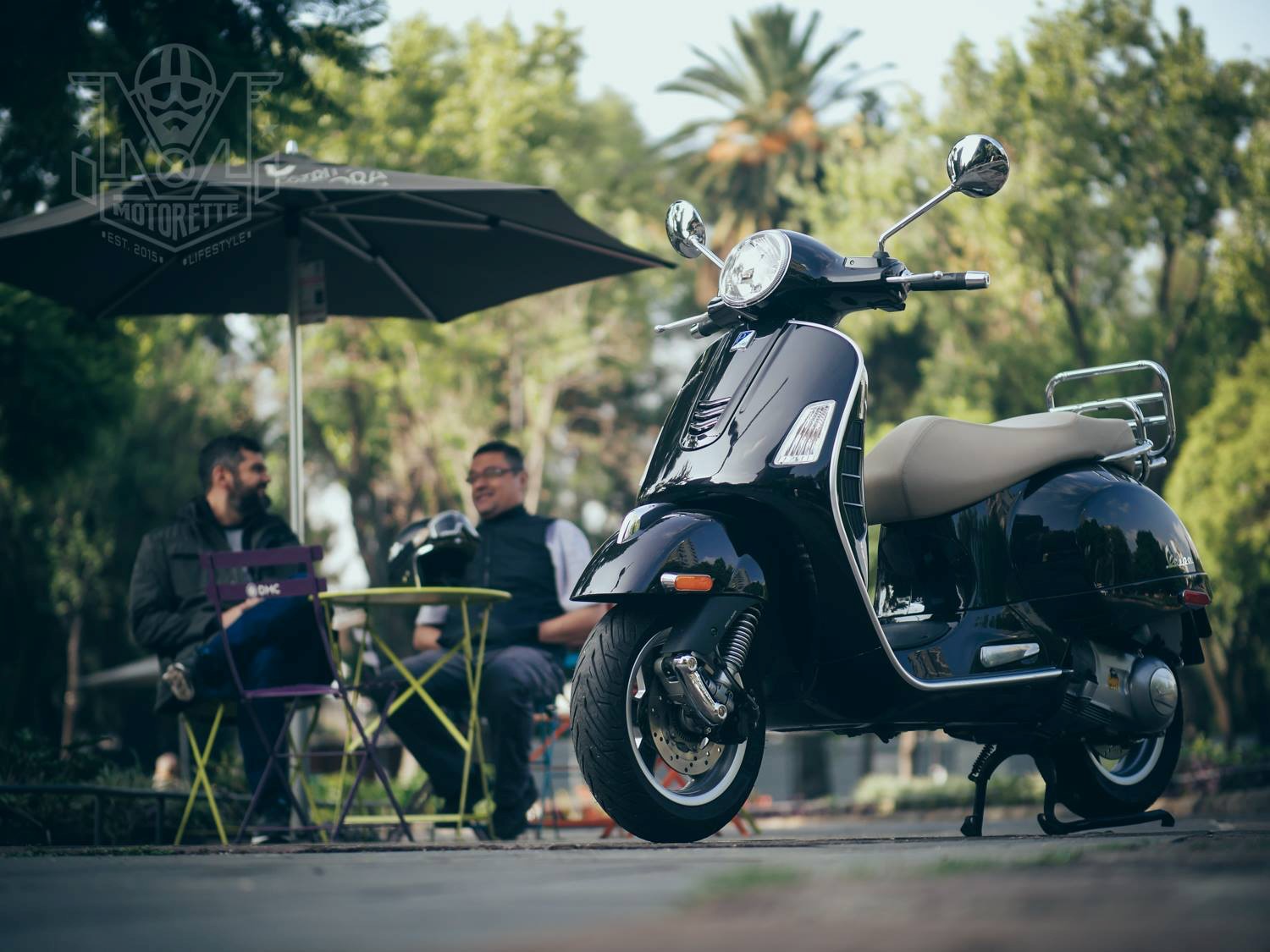 Moto con diseño clásico